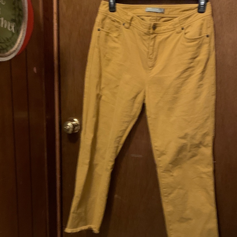 Chic Mustard Cropped Jeans for Women